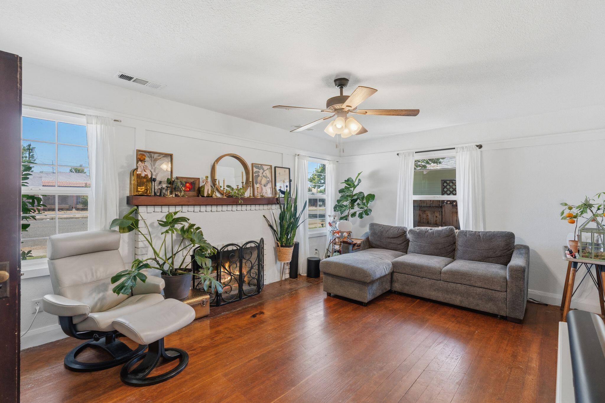 236 C Street Exeter, CA 93221 - Photo 5 of 23 mls_DSC06054