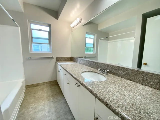 $1,995 | 3335 Triangle Place, Unit 6, Glendale, CA 91208