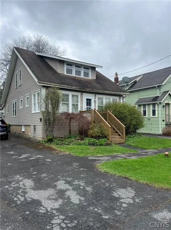 $1,000 | 412 Delmar Place, Salina, NY 13208