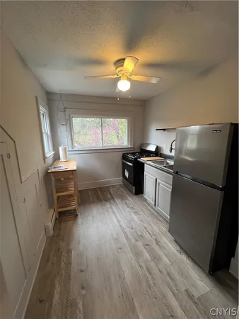 $1,000 | 412 Delmar Place, Salina, NY 13208