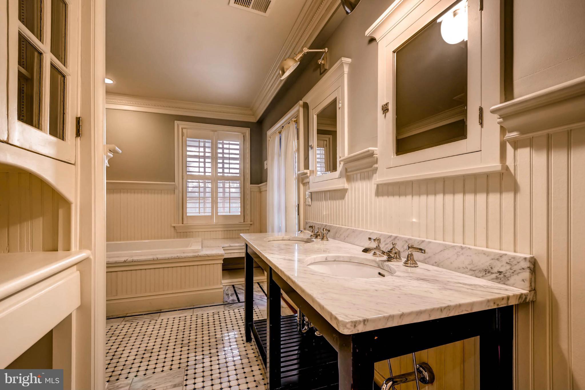 4608 Roland Avenue Baltimore, MD 21210 - Photo 16 of 30 Bath (Master)