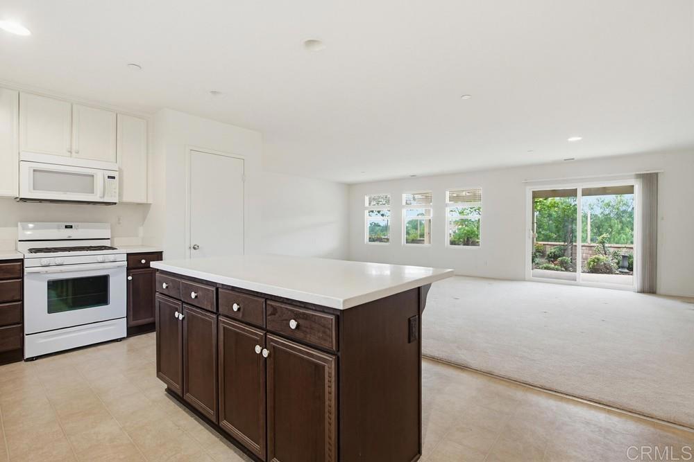 352 Tom McGuinness Jr Circle Fallbrook, CA 92028 - Photo 19 of 65