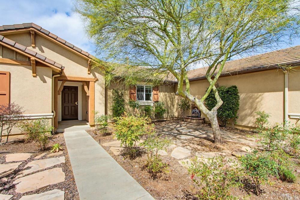 352 Tom McGuinness Jr Circle Fallbrook, CA 92028 - Photo 6 of 65