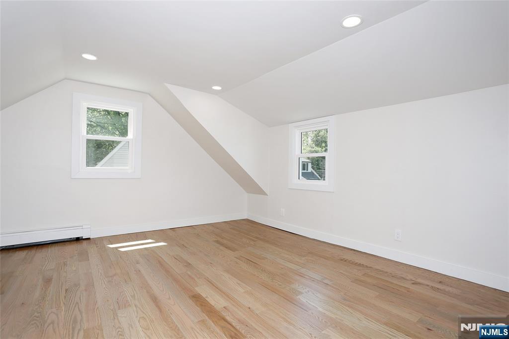 20 Dojean Court Bergenfield, NJ 07621 - Photo 25 of 50