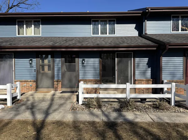 $204,900 | 225 Ba-Wood Lane, Janesville, WI 53545