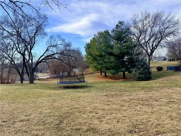 $409,900 | 4410 Hunter Drive, St. Joseph, MO 64506