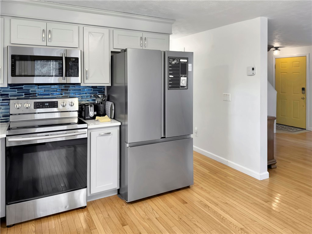 89 Narrow Lane Charlestown, RI 02813 - Photo 5 of 49