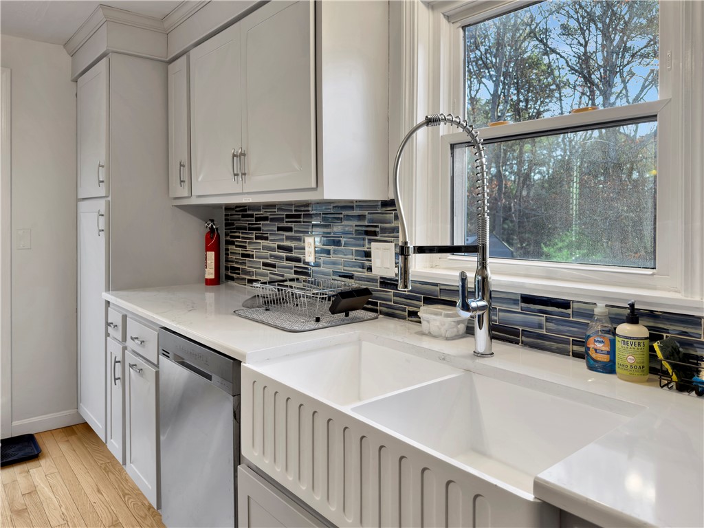 89 Narrow Lane Charlestown, RI 02813 - Photo 7 of 49