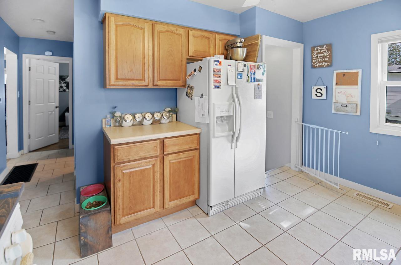 6012 West Farmington Road Peoria, IL 61604 - Photo 10 of 22 Gallery Image 10