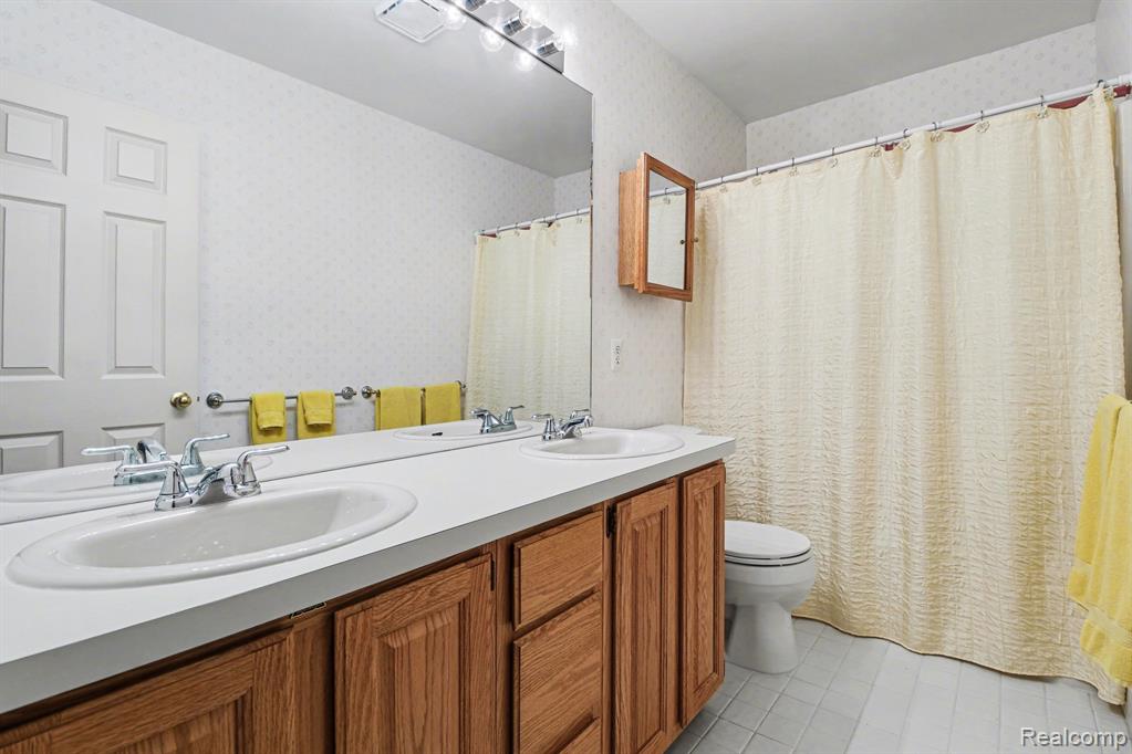 1234 Sandy Ridge Drive Rochester Hills, MI 48306 - Photo 31 of 43