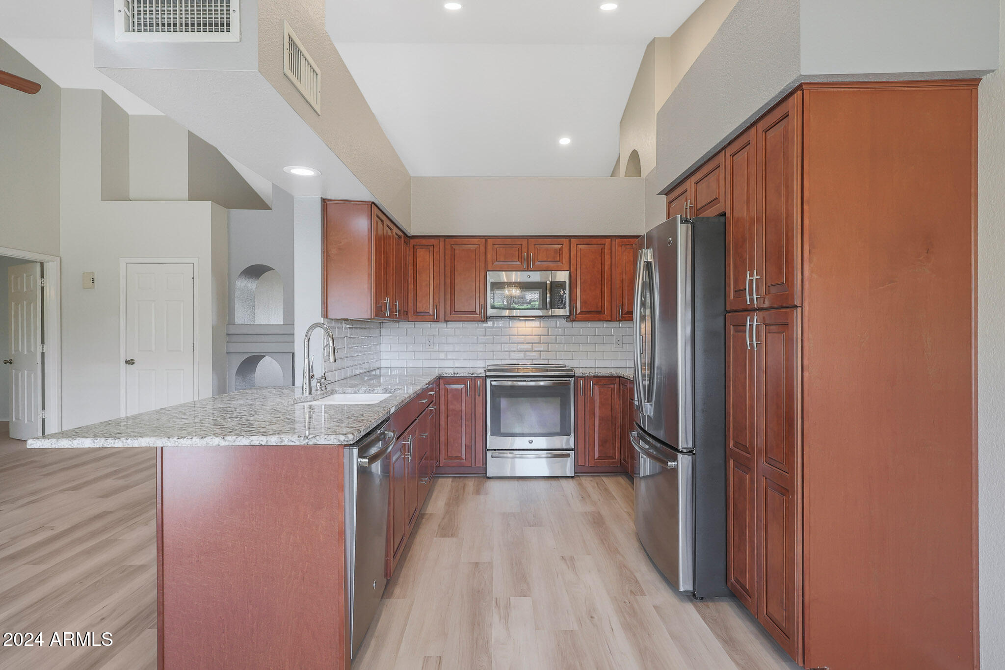 6123 West Grandview Road Glendale, AZ 85306 - Photo 4 of 64 Kitchen
