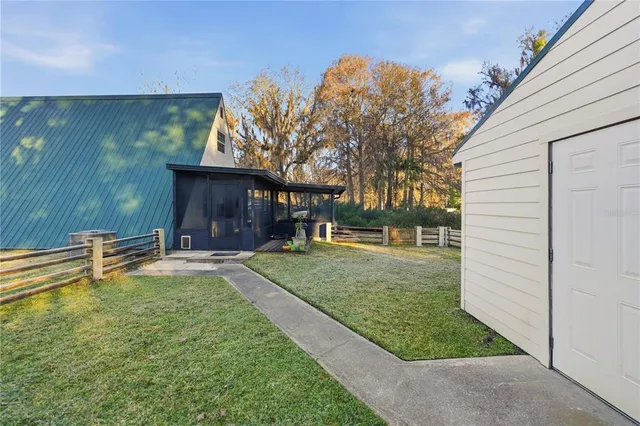 a very nice looking sitting area with green space