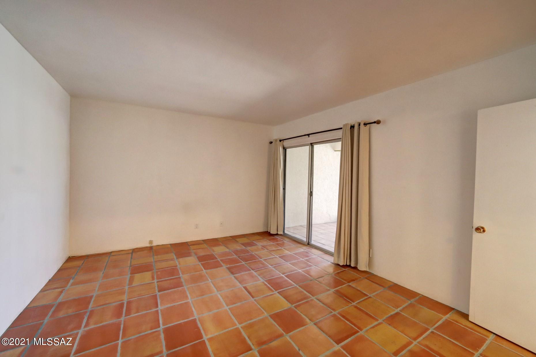 660 East River Road, Unit I Tucson, AZ 85704 - Photo 21 of 37