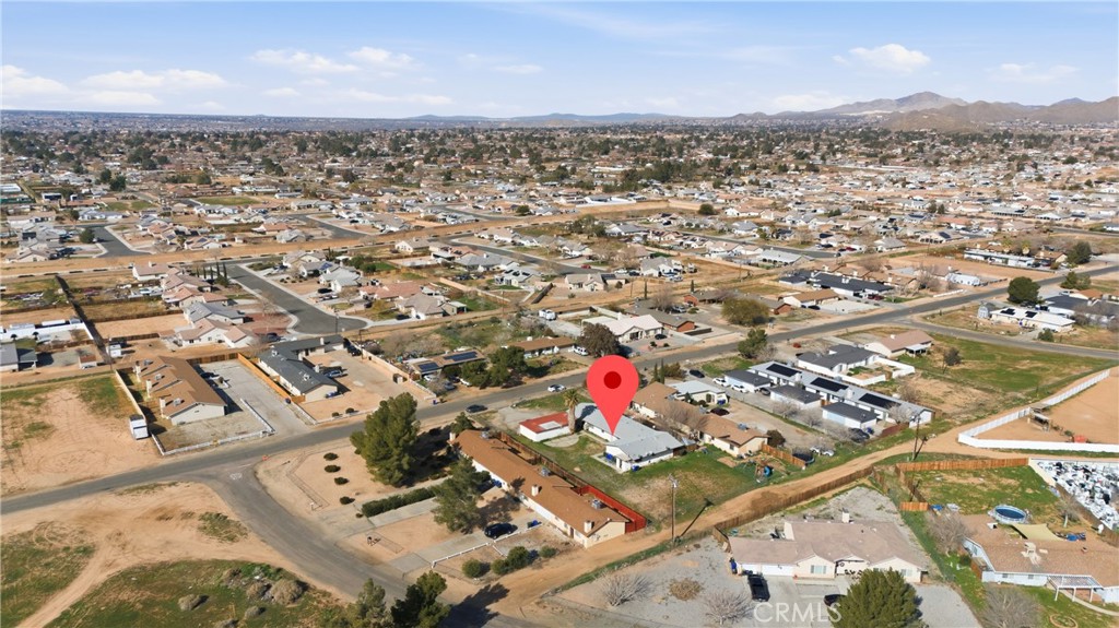 13073 Mohawk Road Apple Valley, CA 92308 - Photo 6 of 21