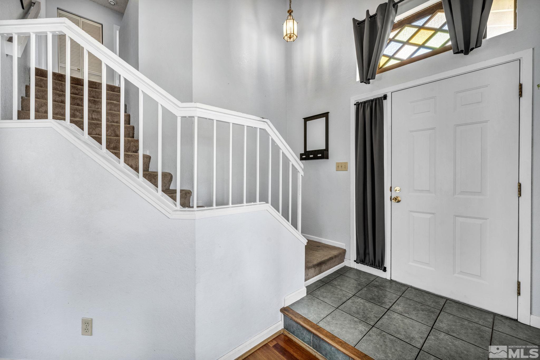 3464 Ridgecrest Drive Reno, NV 89512 - Photo 4 of 34 Photo 4
