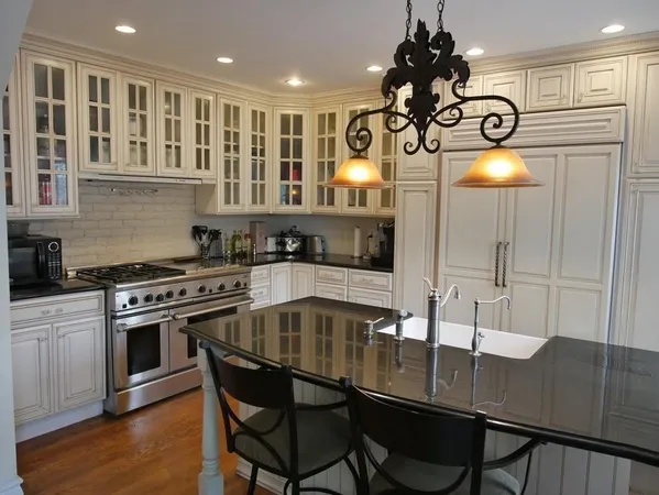 $8,800 | 32 Warwick Street, Boston, MA 02120