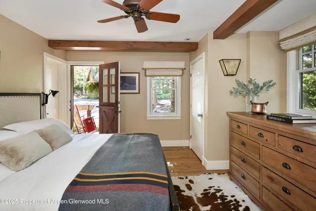 a view of a lake with houses