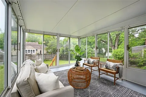 $295,000 | 5322 Juniper Drive, Roeland Park, KS 66205