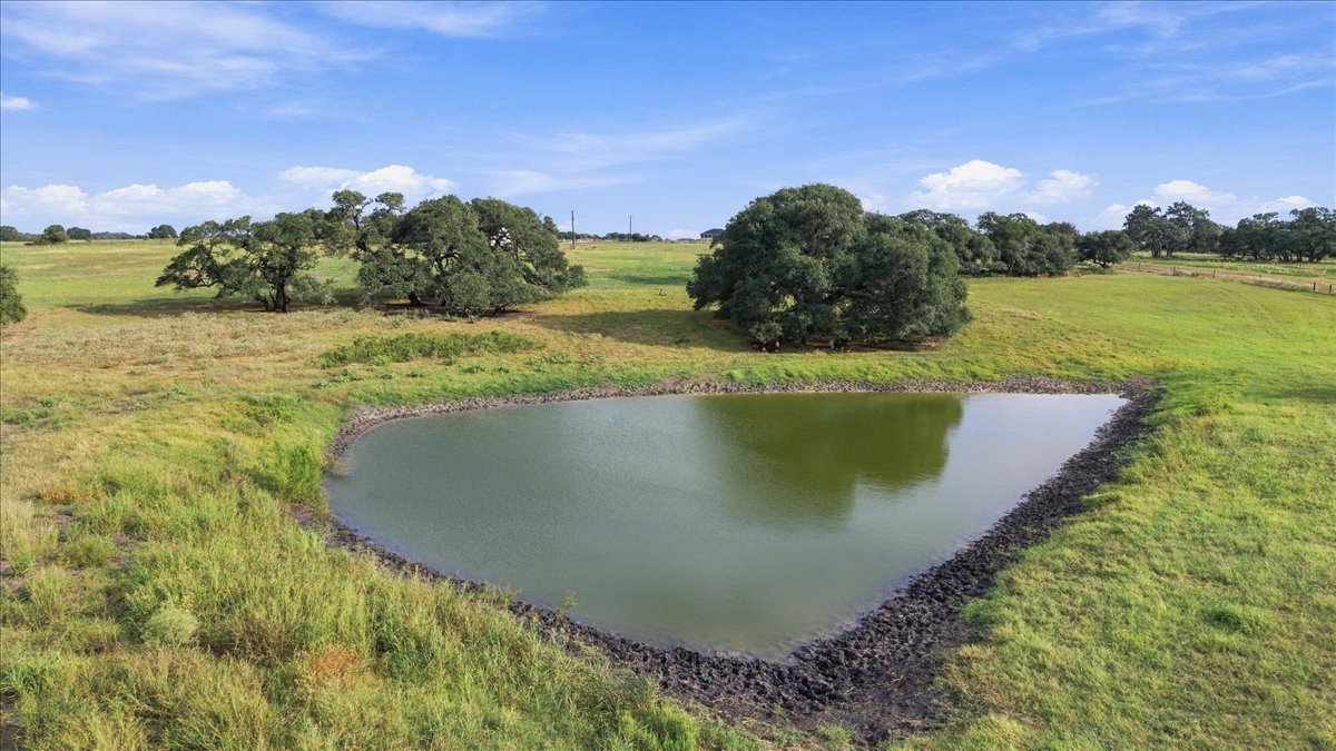 2561 Roitsch Road Schulenburg, TX 78956 - Photo 8 of 16 Gallery Image 8