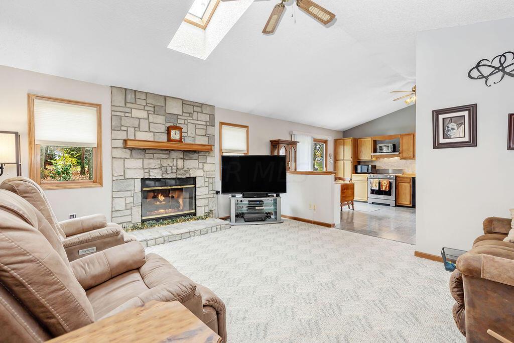 141 Hillgail Road Southwest Pataskala, OH 43062 - Photo 7 of 44 Great Room