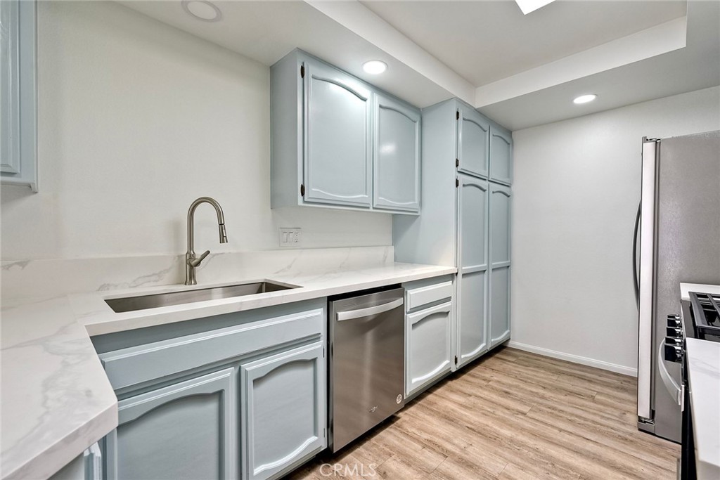 530 Anchor Way Carlsbad, CA 92008 - Photo 15 of 36