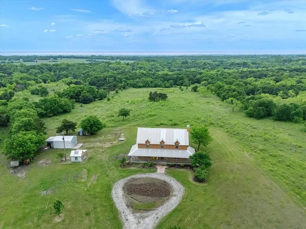 $1,800,000 | 750 Lyons Road, Ennis, TX 75119