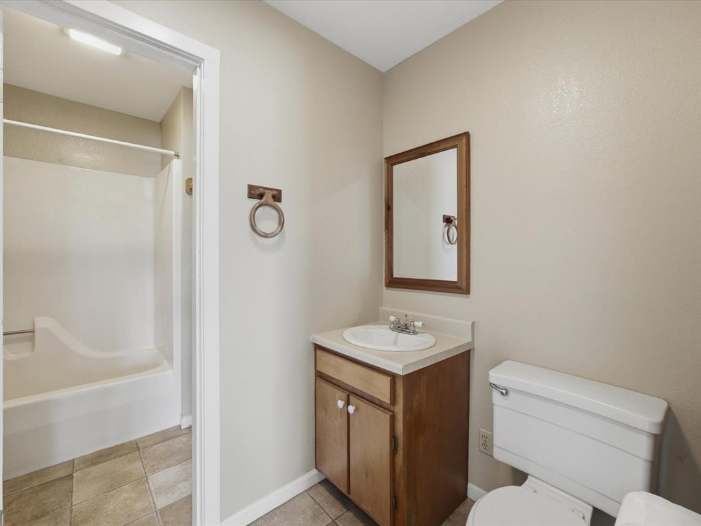 750 Lyons Road Ennis, TX 75119 - Photo 15 of 40