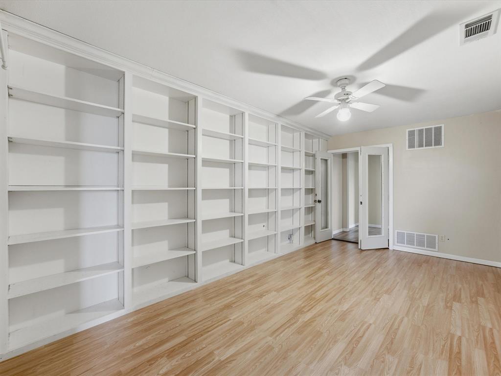 750 Lyons Road Ennis, TX 75119 - Photo 17 of 40