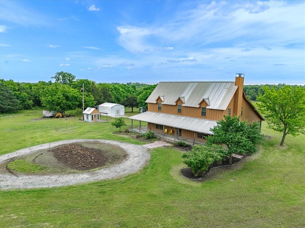 750 Lyons Road Ennis, TX 75119 - Photo 3 of 40