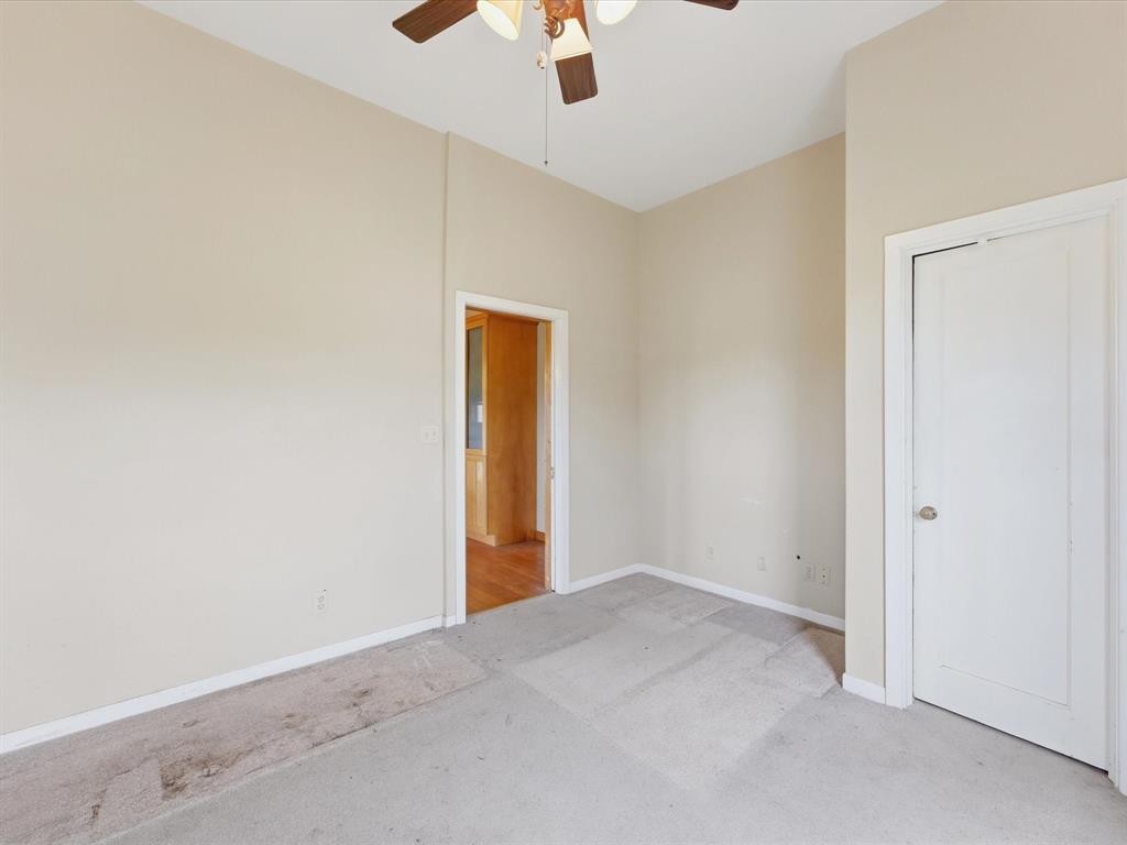 750 Lyons Road Ennis, TX 75119 - Photo 6 of 40