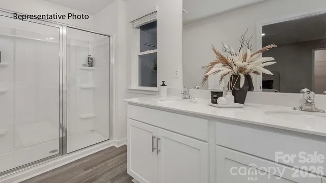 $295,000 | 1374 37th Ave Lane Northeast, Hickory, NC 28601