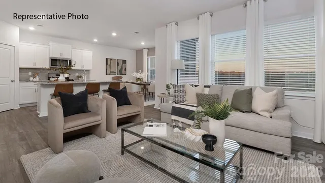 $295,000 | 1374 37th Ave Lane Northeast, Hickory, NC 28601