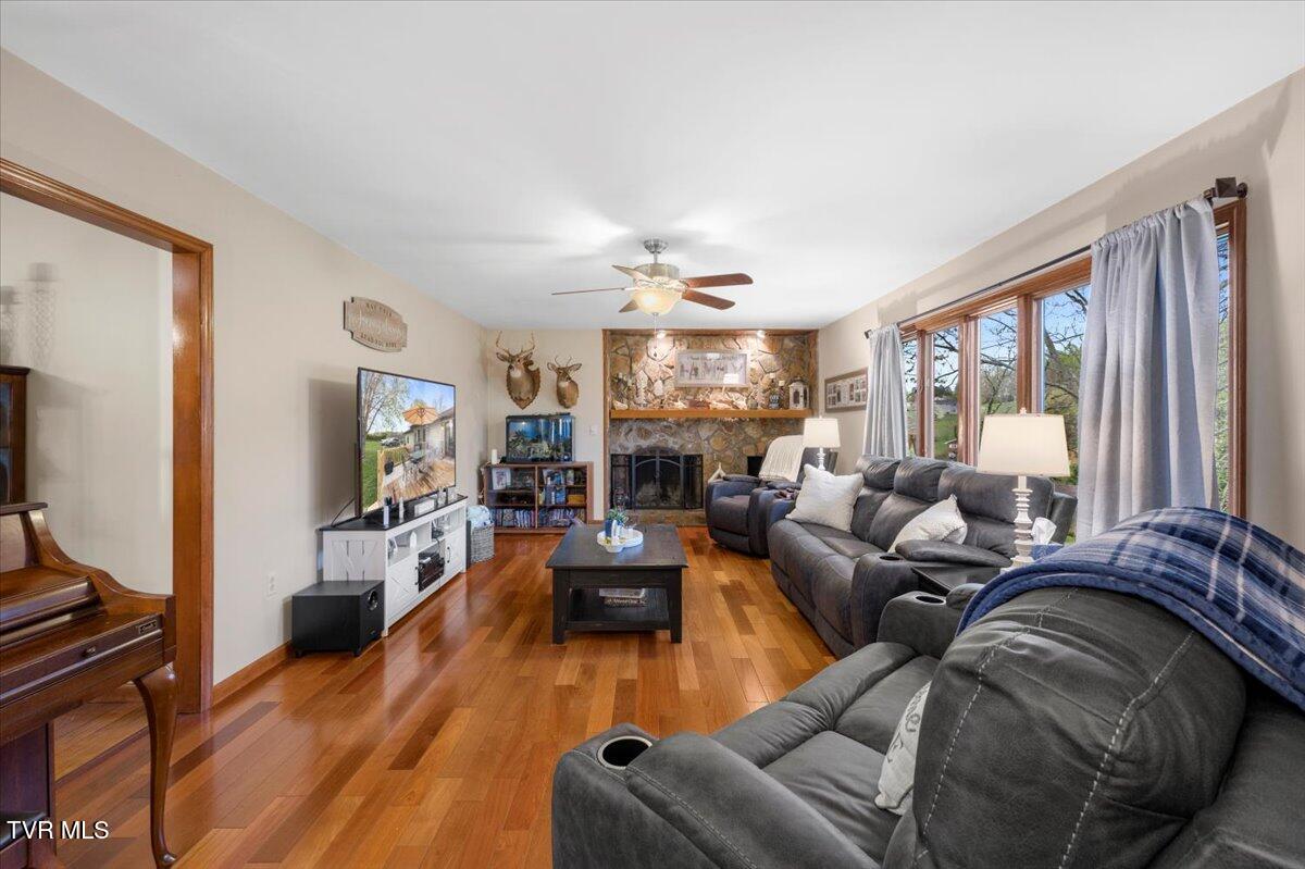 790 Watauga Road Watauga, TN 37694 - Photo 23 of 60 21-128A9076