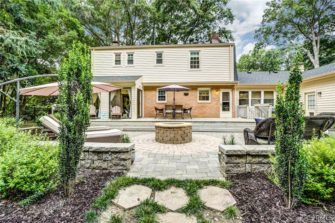 3901 Cheyenne Road Richmond, VA 23235 - Photo 38 of 49 a view of a house with backyard and sitting area