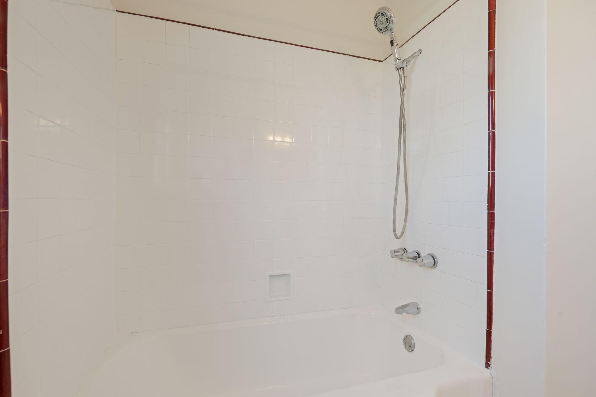 116 South Ontare Road Santa Barbara, CA 93105 - Photo 14 of 26 Bathroom (2)