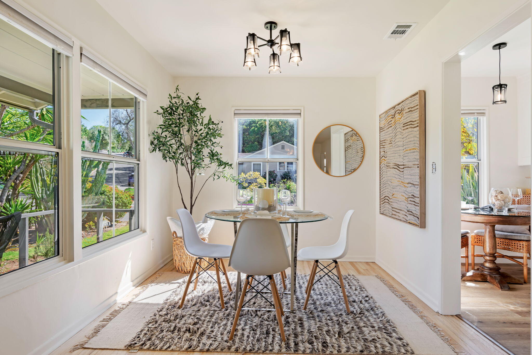 116 South Ontare Road Santa Barbara, CA 93105 - Photo 6 of 26 Dining area