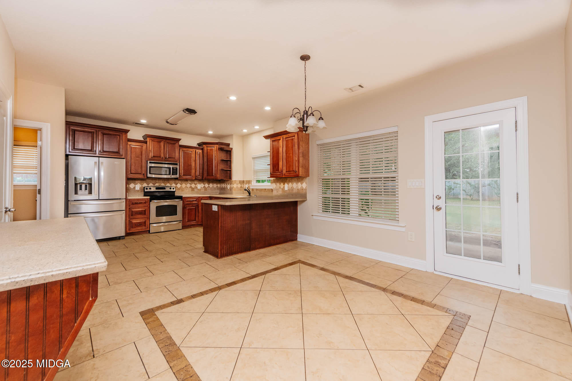 419 Morgan Ranch Circle Bonaire, GA 31005 - Photo 13 of 49 Photo 11 -Breakfast Area - Kitchen