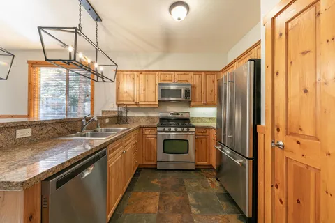 $679,000 | 10841 Cinnabar Way, Unit 3, Truckee, CA 96161