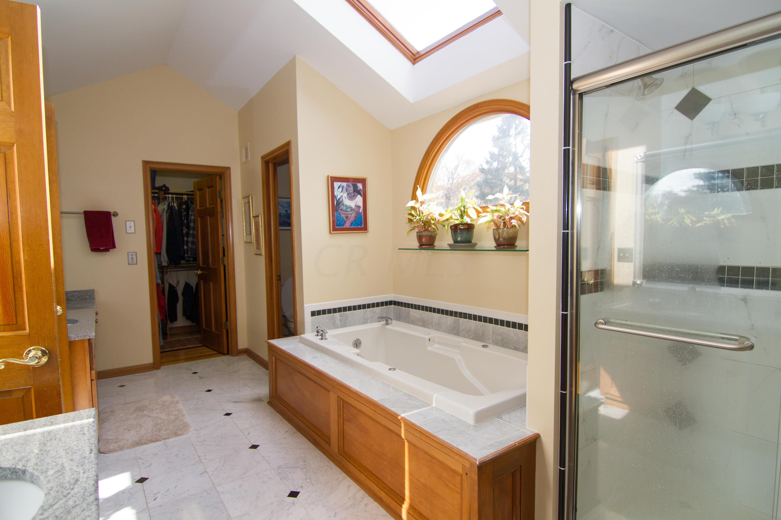 2697 Wickliffe Road Columbus, OH 43221 - Photo 17 of 28