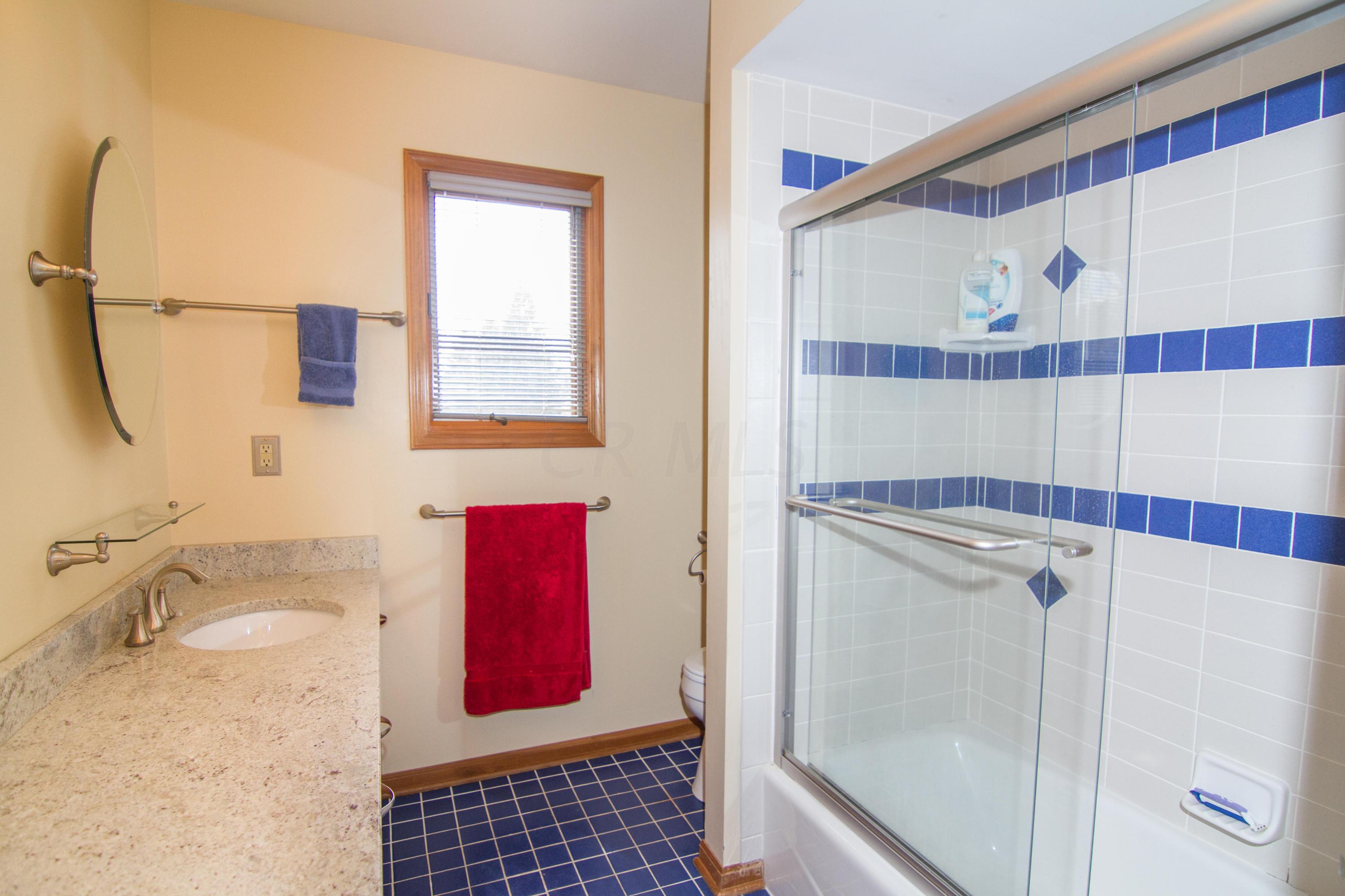 2697 Wickliffe Road Columbus, OH 43221 - Photo 23 of 28