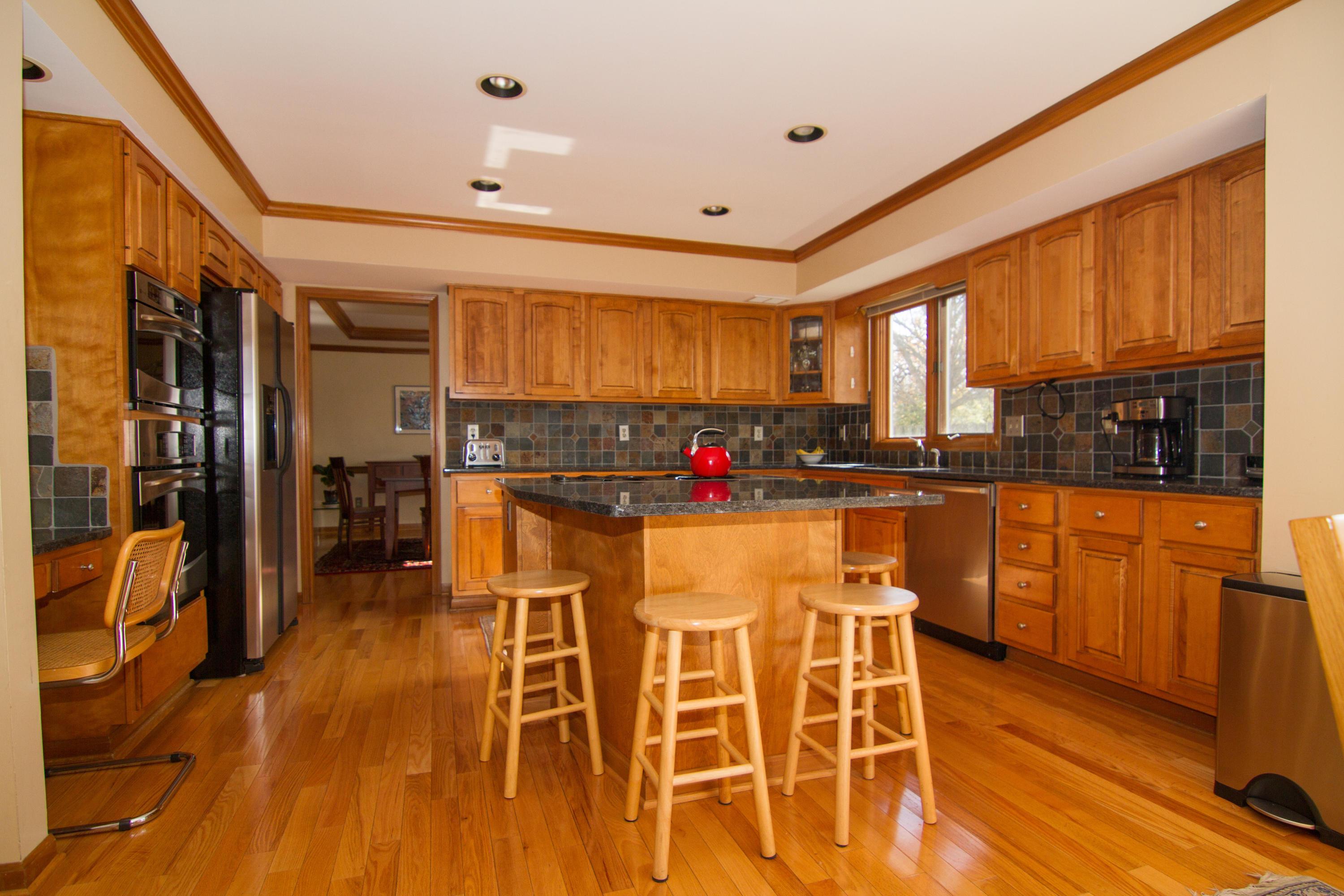 2697 Wickliffe Road Columbus, OH 43221 - Photo 7 of 28