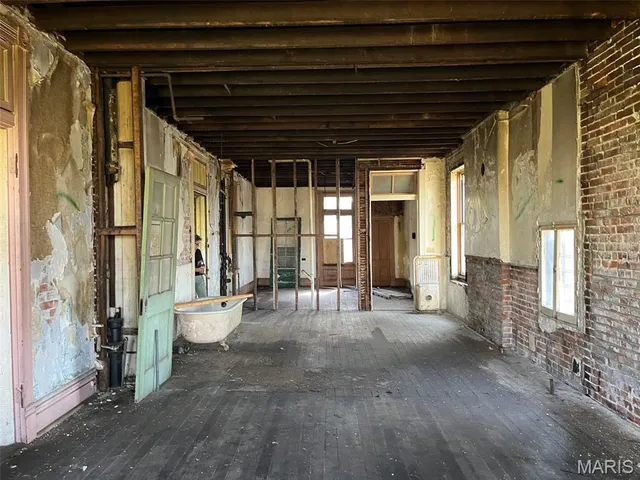 $115,000 | 2618-2614 Geyer Avenue, St. Louis, MO 63104