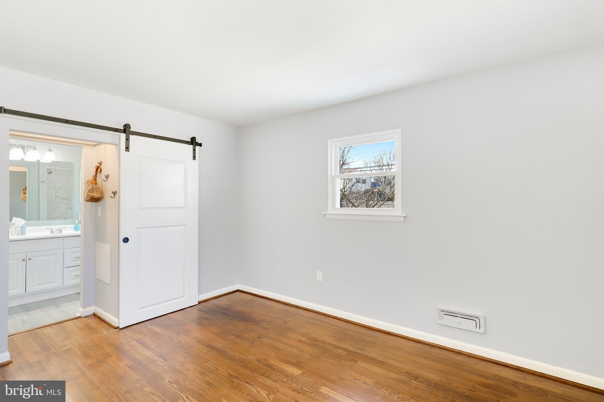 6104 Chesworth Road Baltimore, MD 21228 - Photo 17 of 42