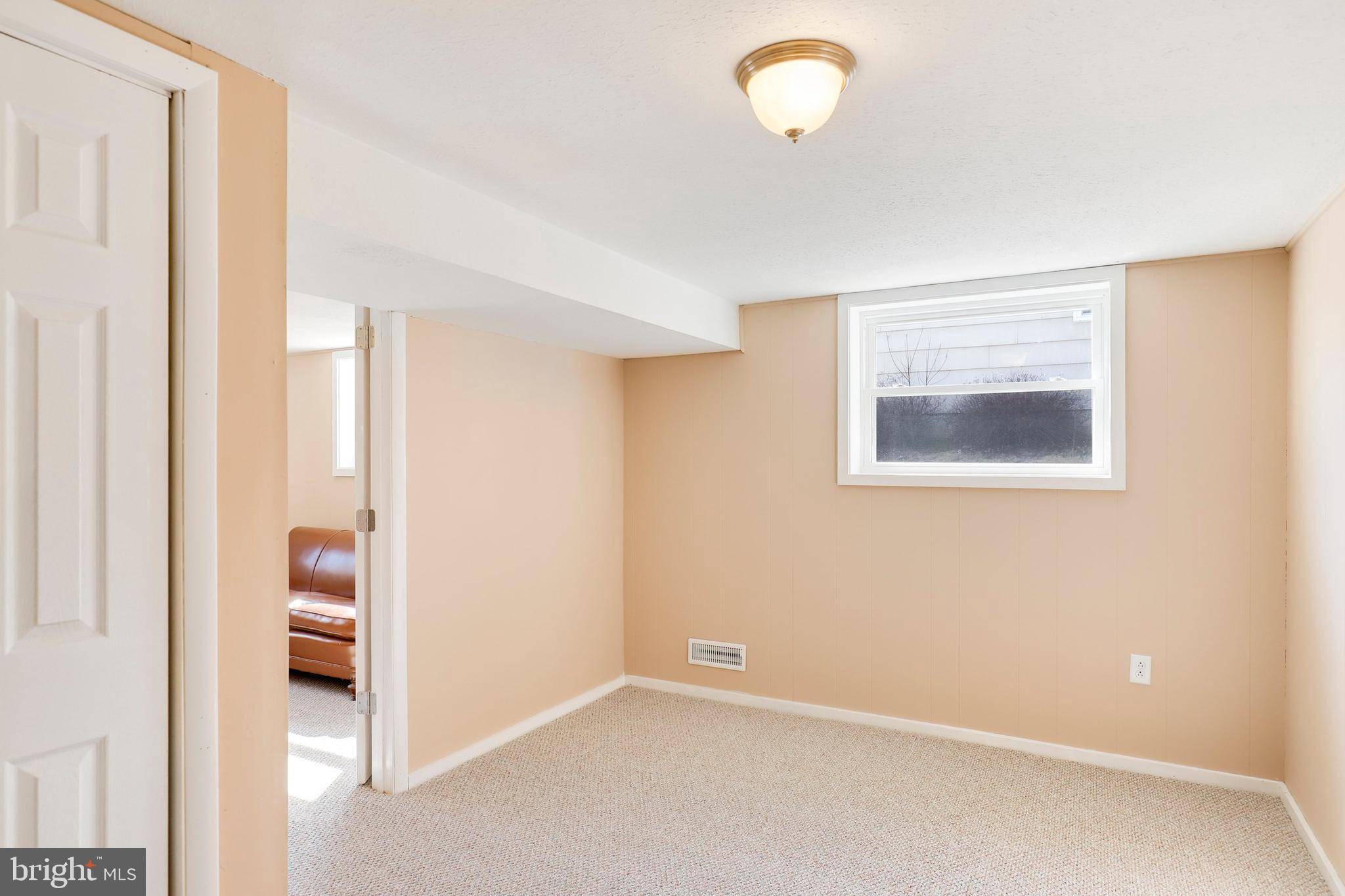 6104 Chesworth Road Baltimore, MD 21228 - Photo 29 of 42