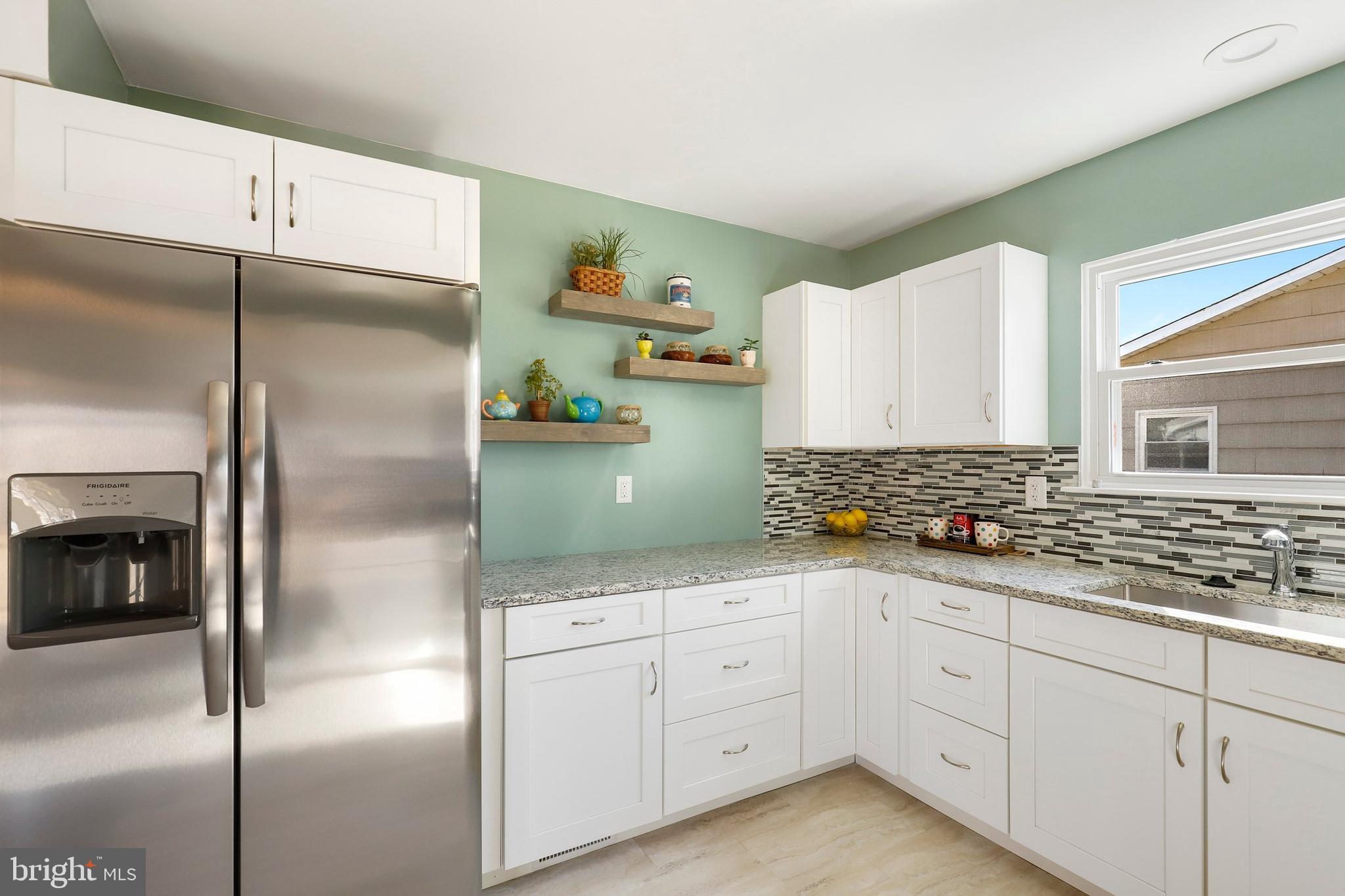 6104 Chesworth Road Baltimore, MD 21228 - Photo 4 of 42