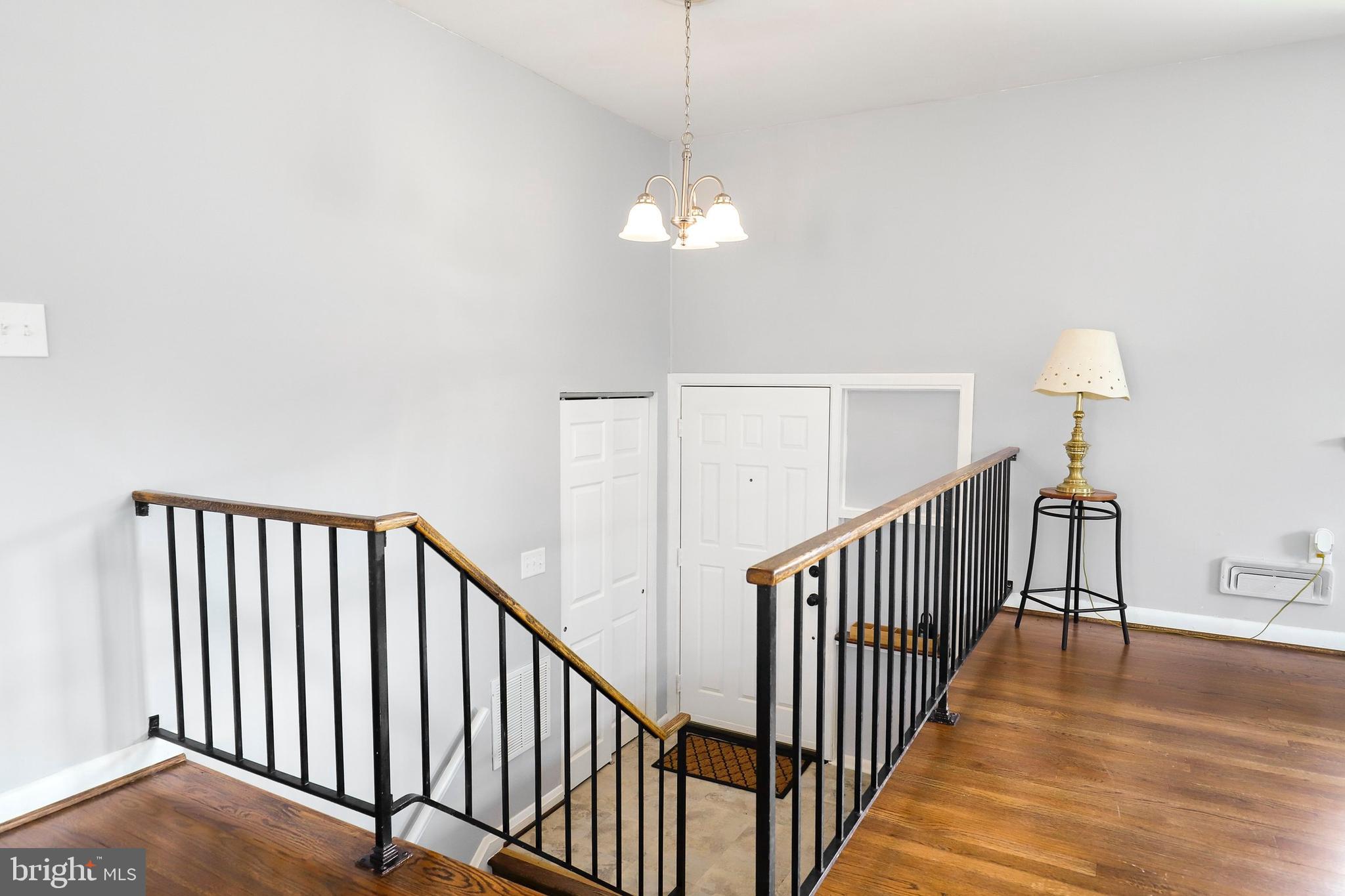 6104 Chesworth Road Baltimore, MD 21228 - Photo 8 of 42
