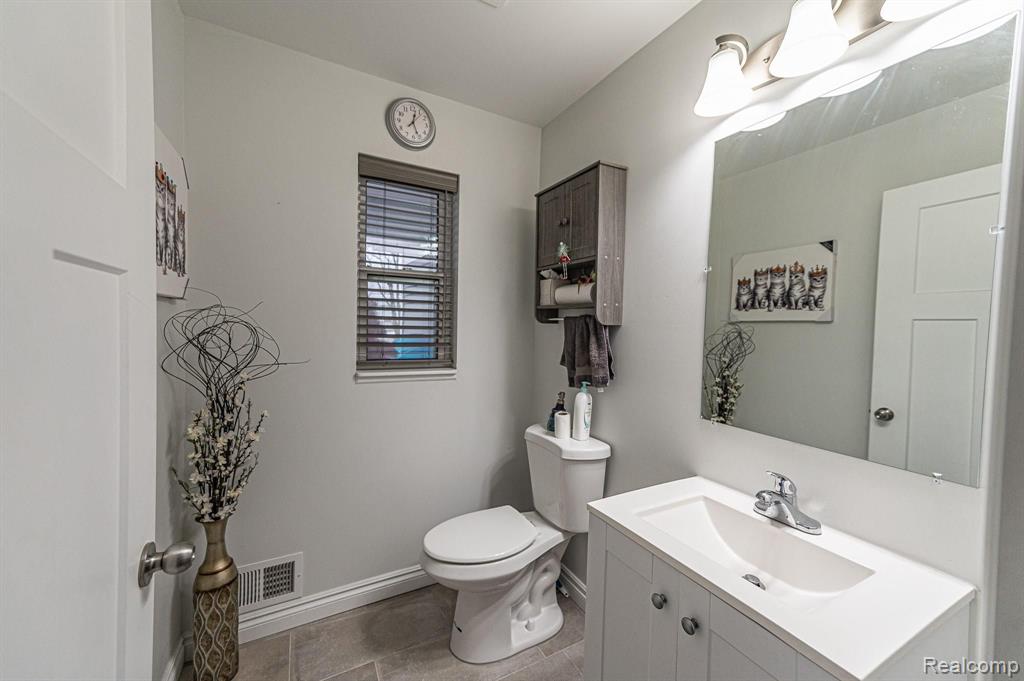169 Dickenson Street Romeo, MI 48065 - Photo 25 of 47