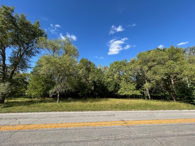 1513 6 Points Road Bloomington, IL 61701 - Photo 2 of 4