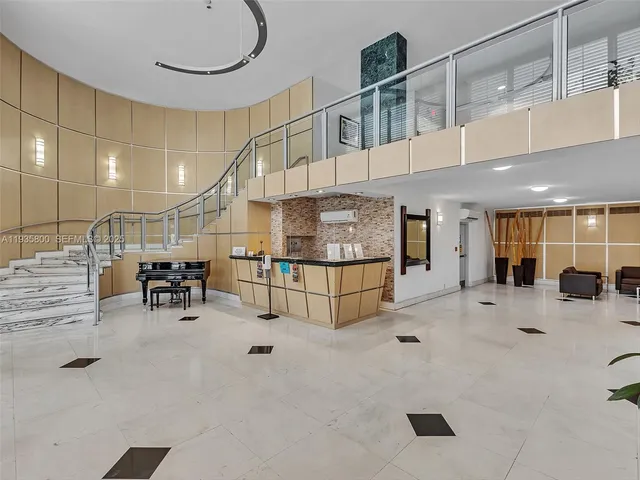 a view of livingroom with furniture