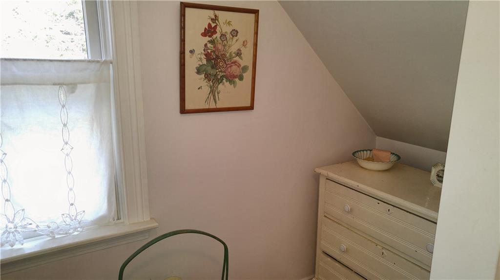 348 Hathorne Point Road Cushing, ME 04563 - Photo 20 of 31 Upstairs bath area.